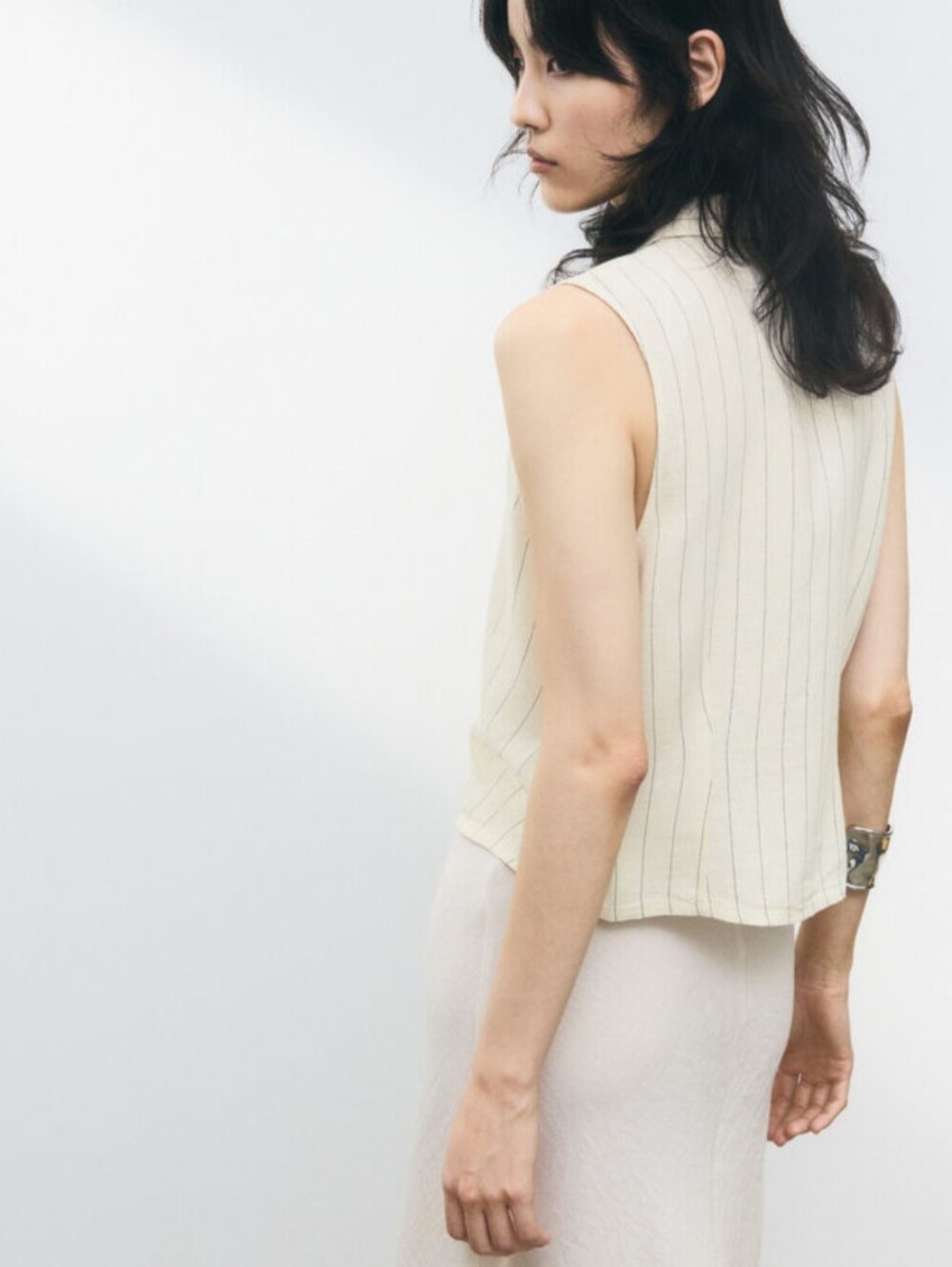 Linen Blend Pinstripe Sleeveless Button Up Shirt - Picture 2 of 11